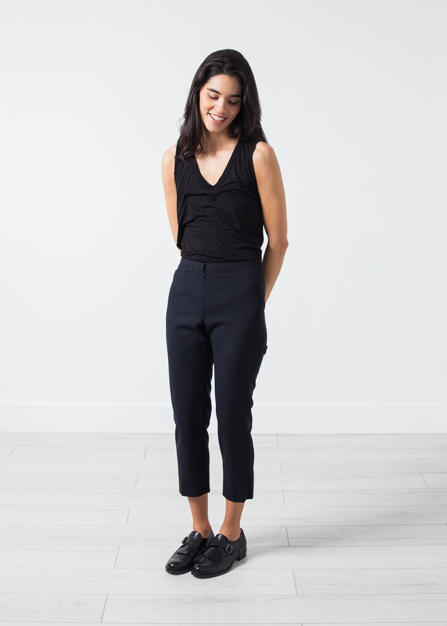 Wool Cropped Pants in Navy