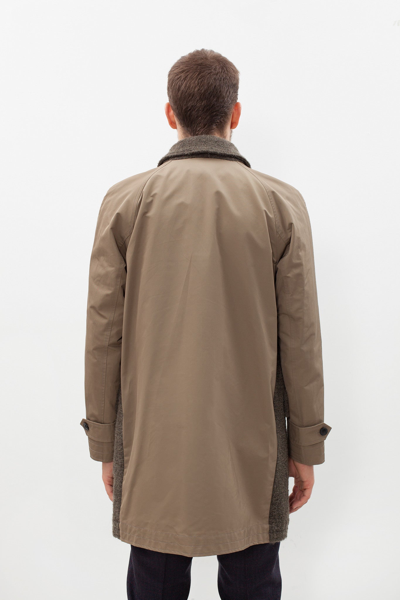 Raglan Manic He Coat in Olive