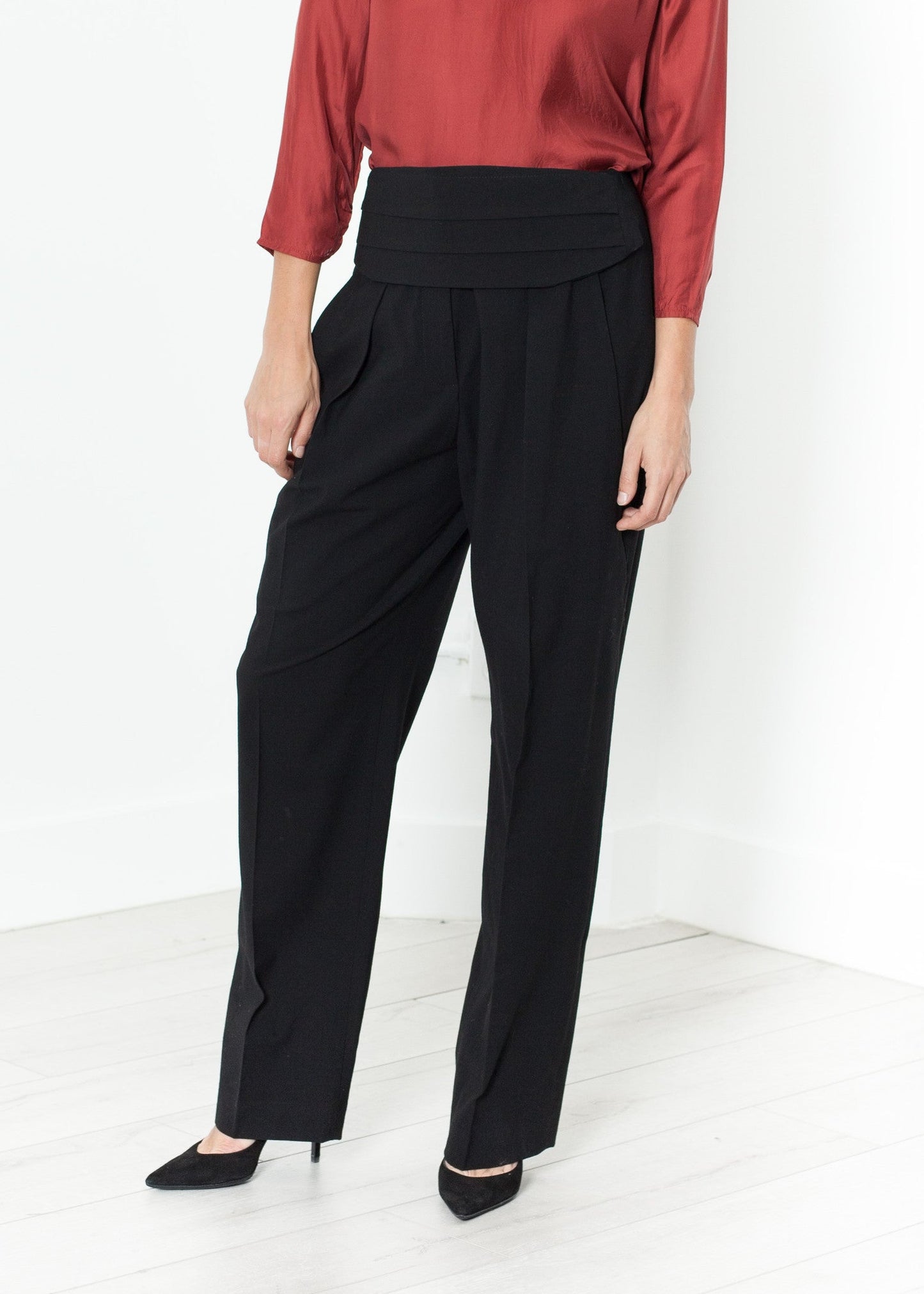 Pleated Waistband Trousers in Black