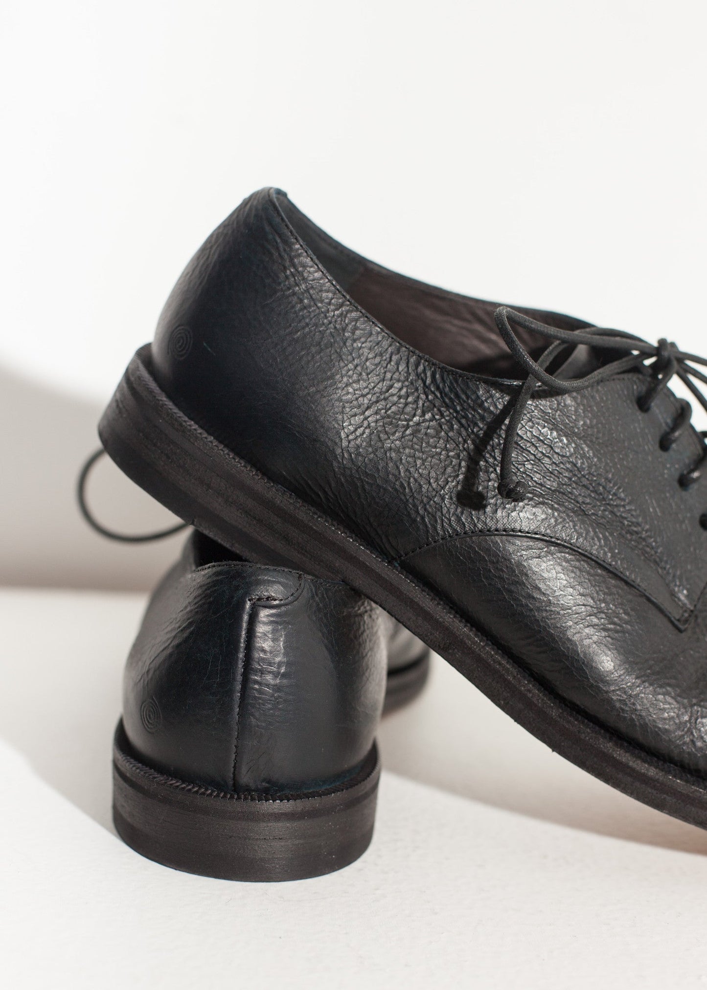 Spiro Oxford in Black