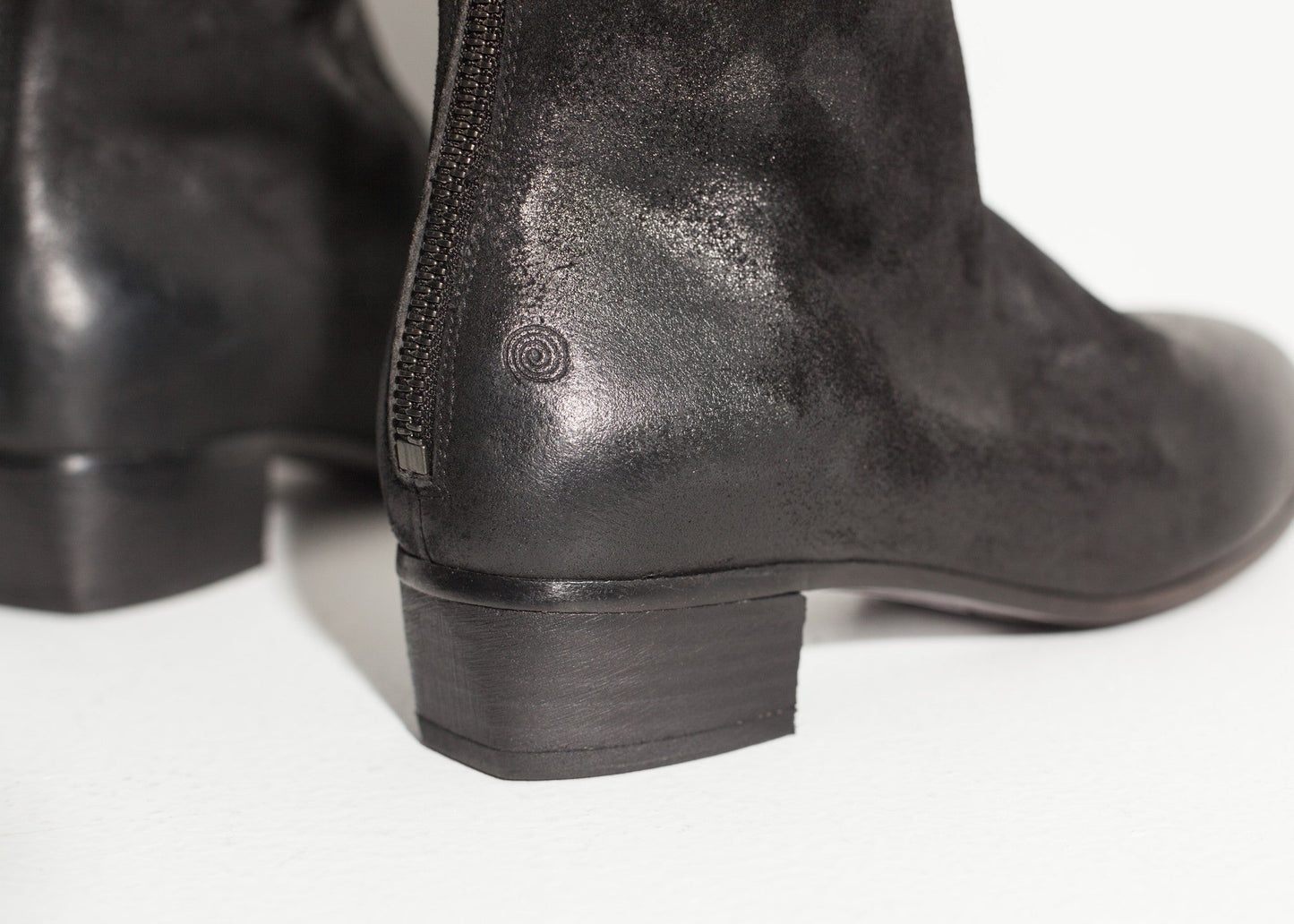 Knee-high boot in black
