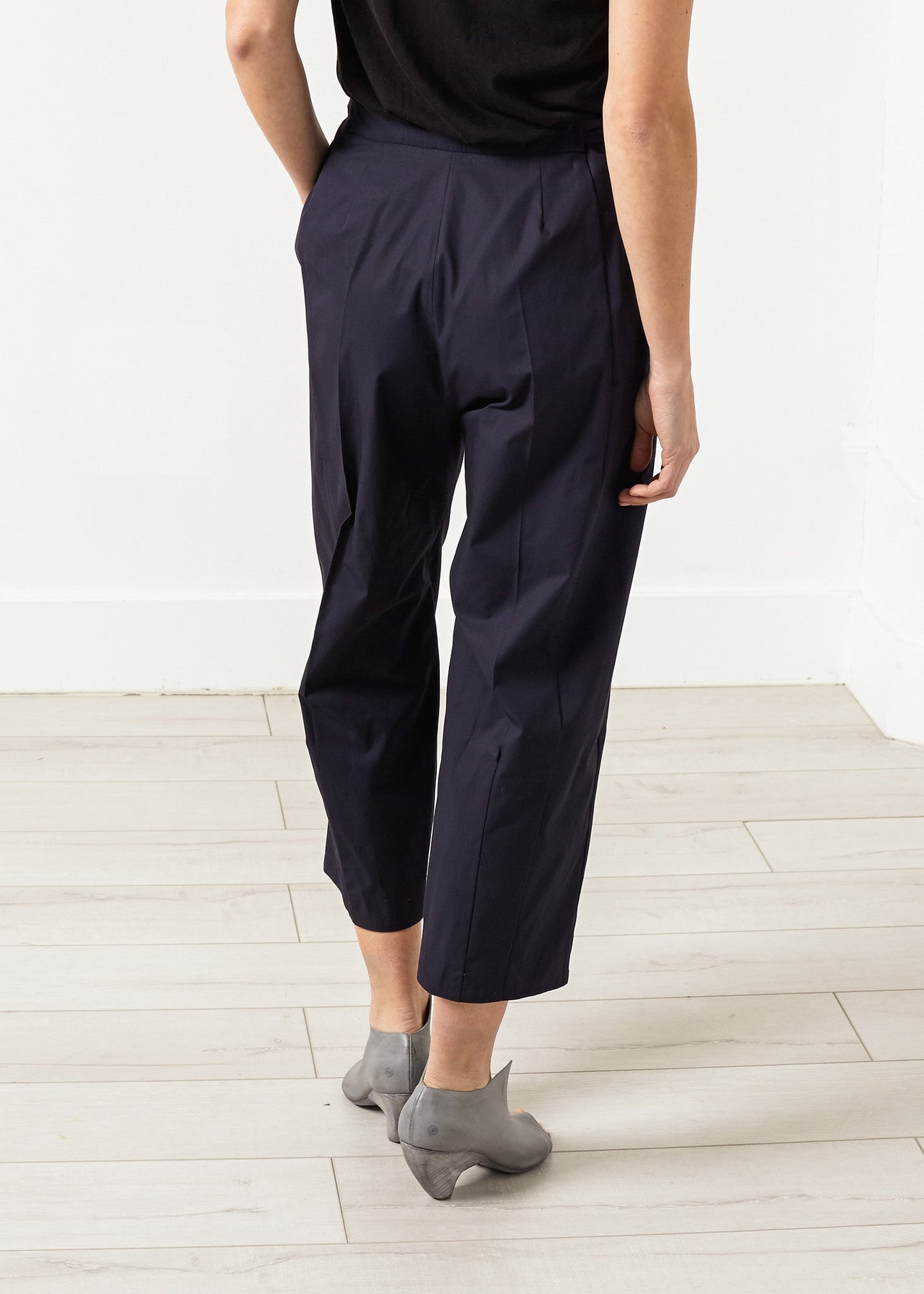 Wide Cropped Trousers in Navy