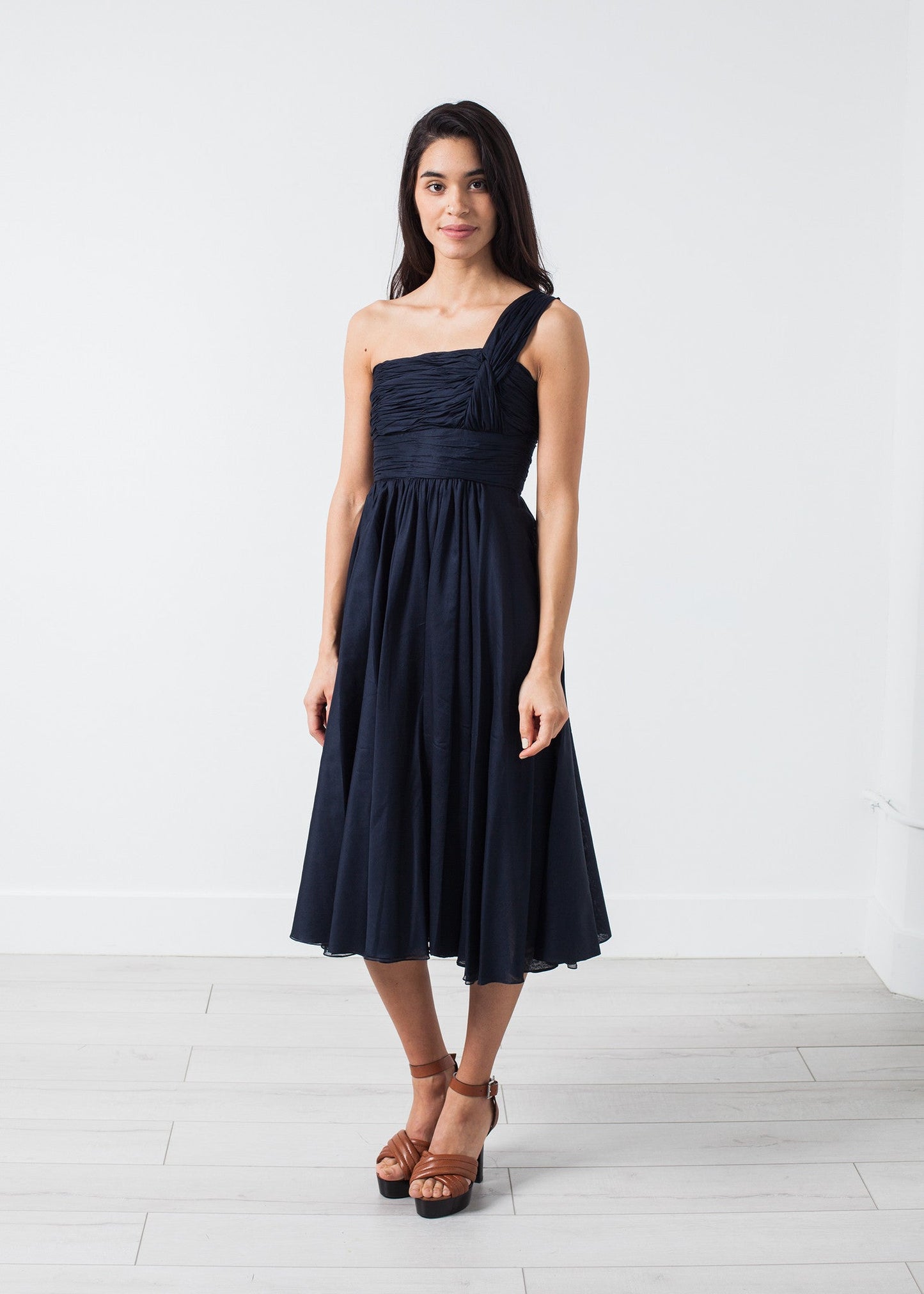 One-shoulder dress in navy