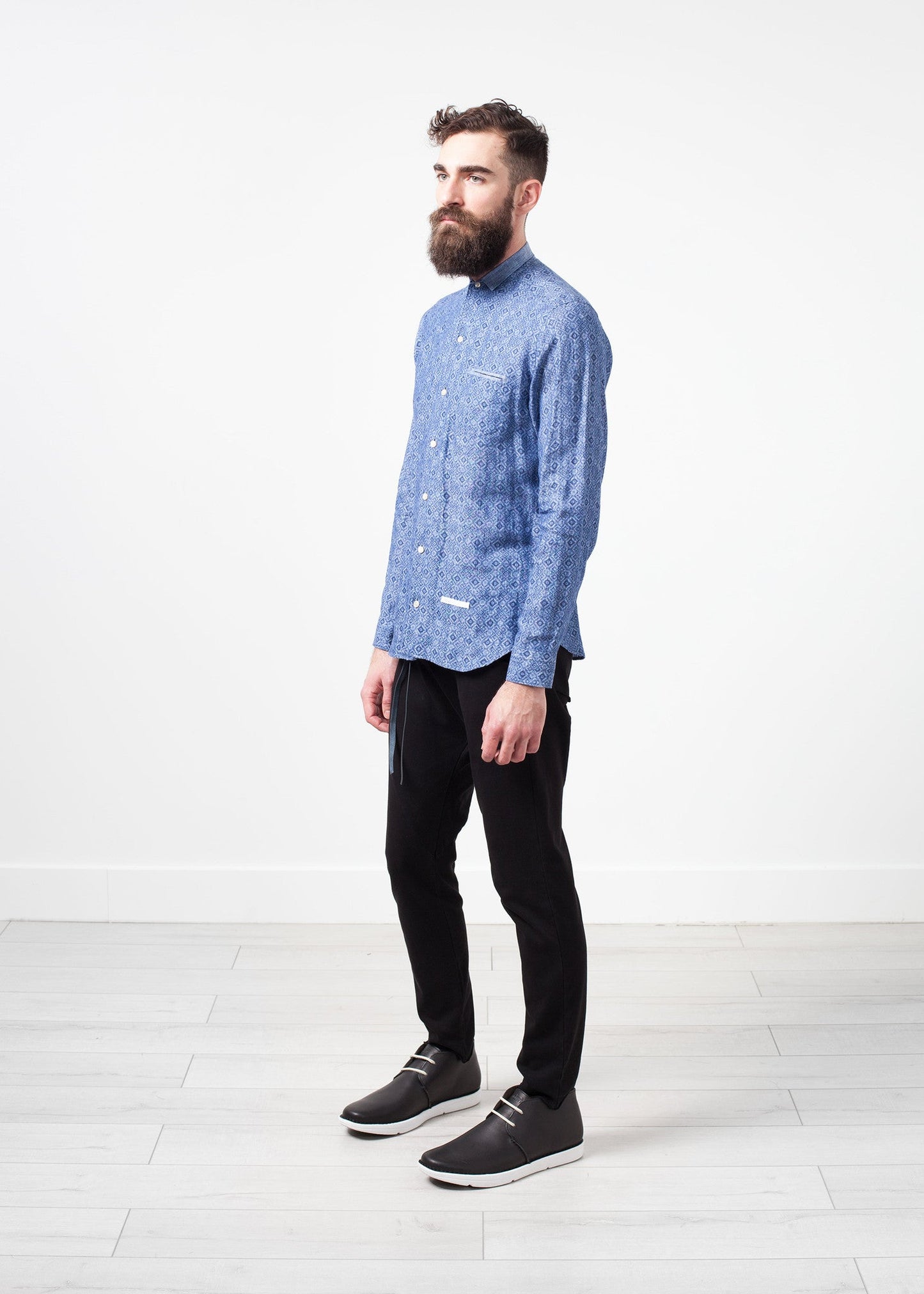 Linen Button-Up in Blue Diamond