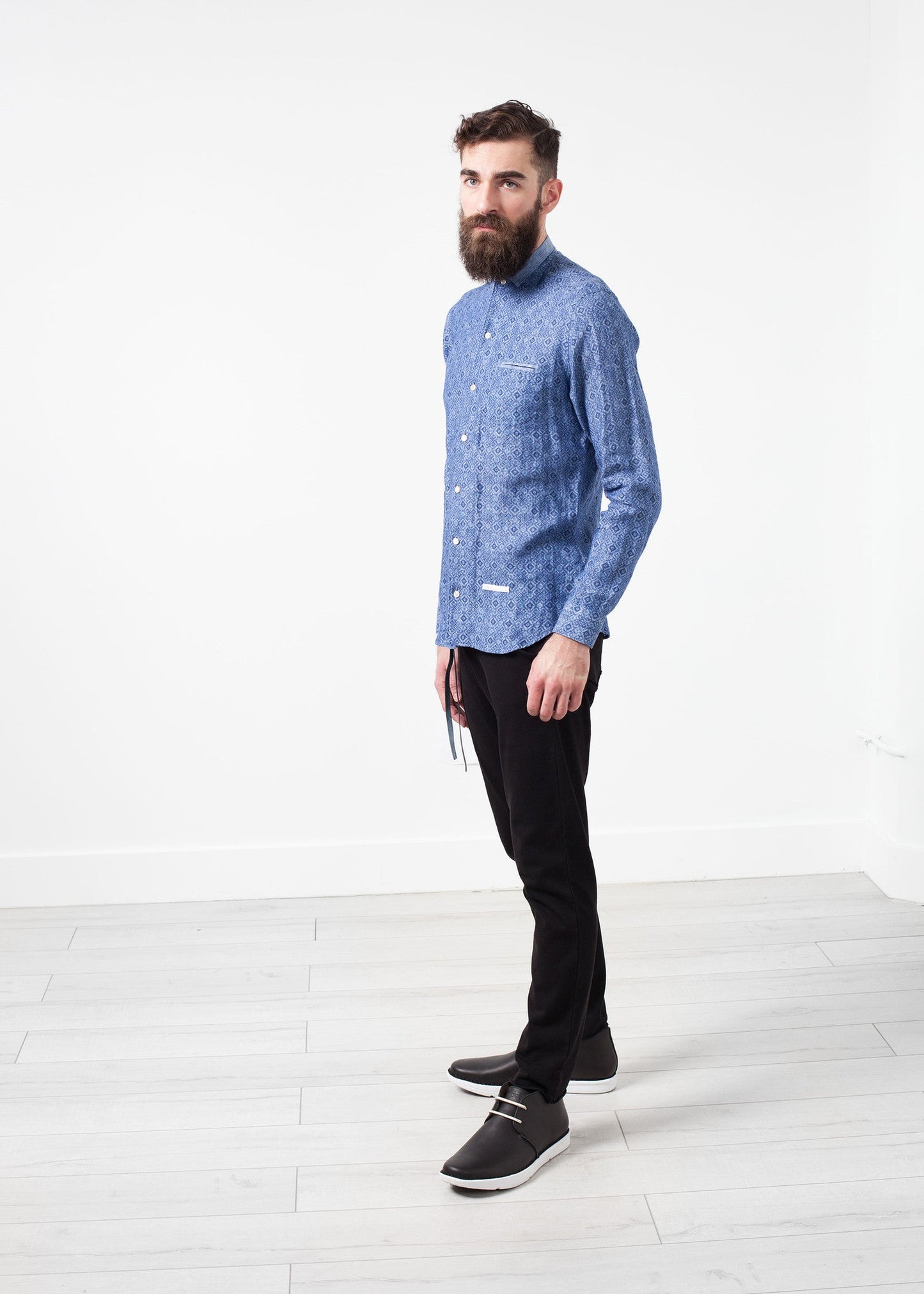 Linen Button-Up in Blue Diamond