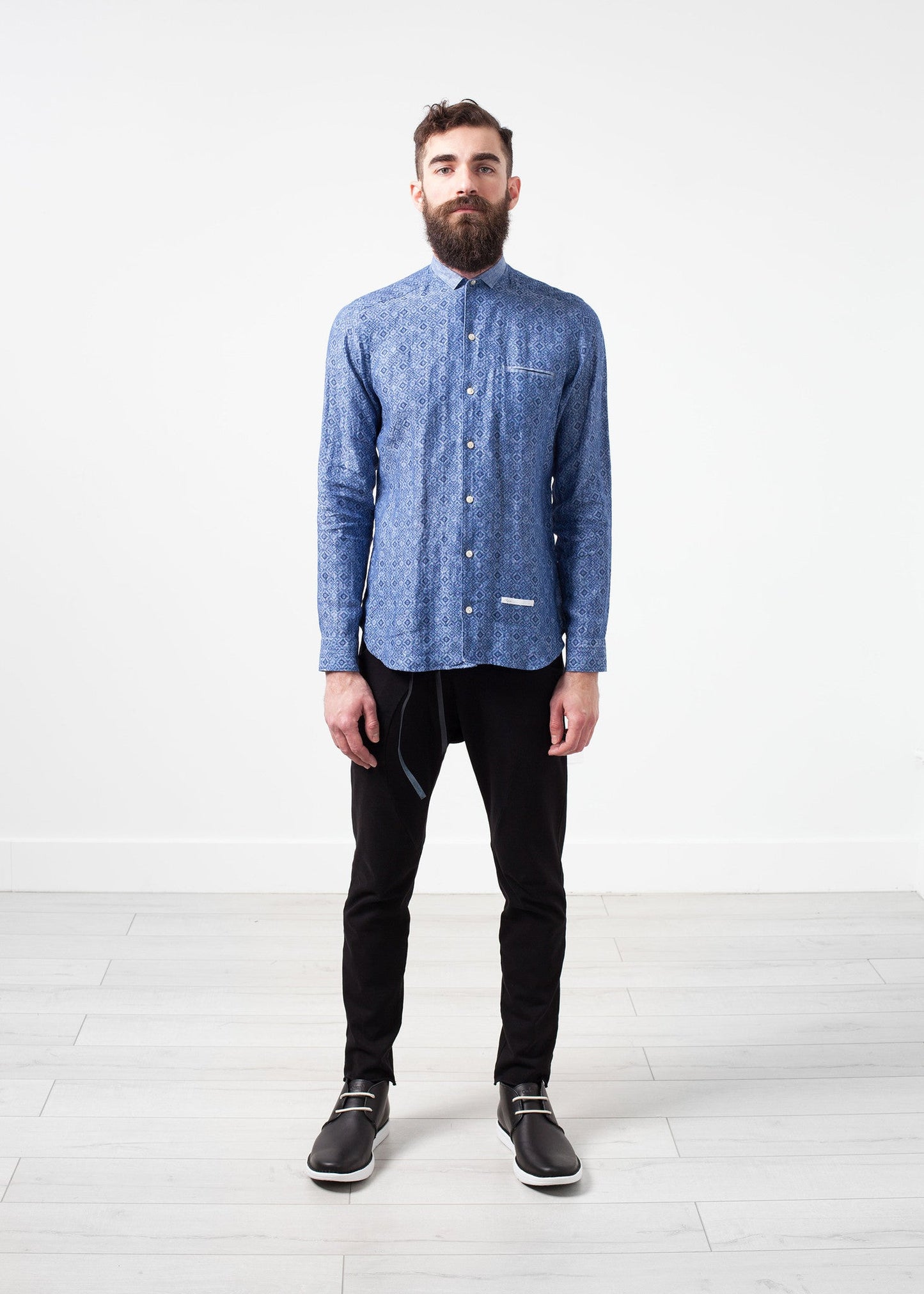 Linen Button-Up in Blue Diamond