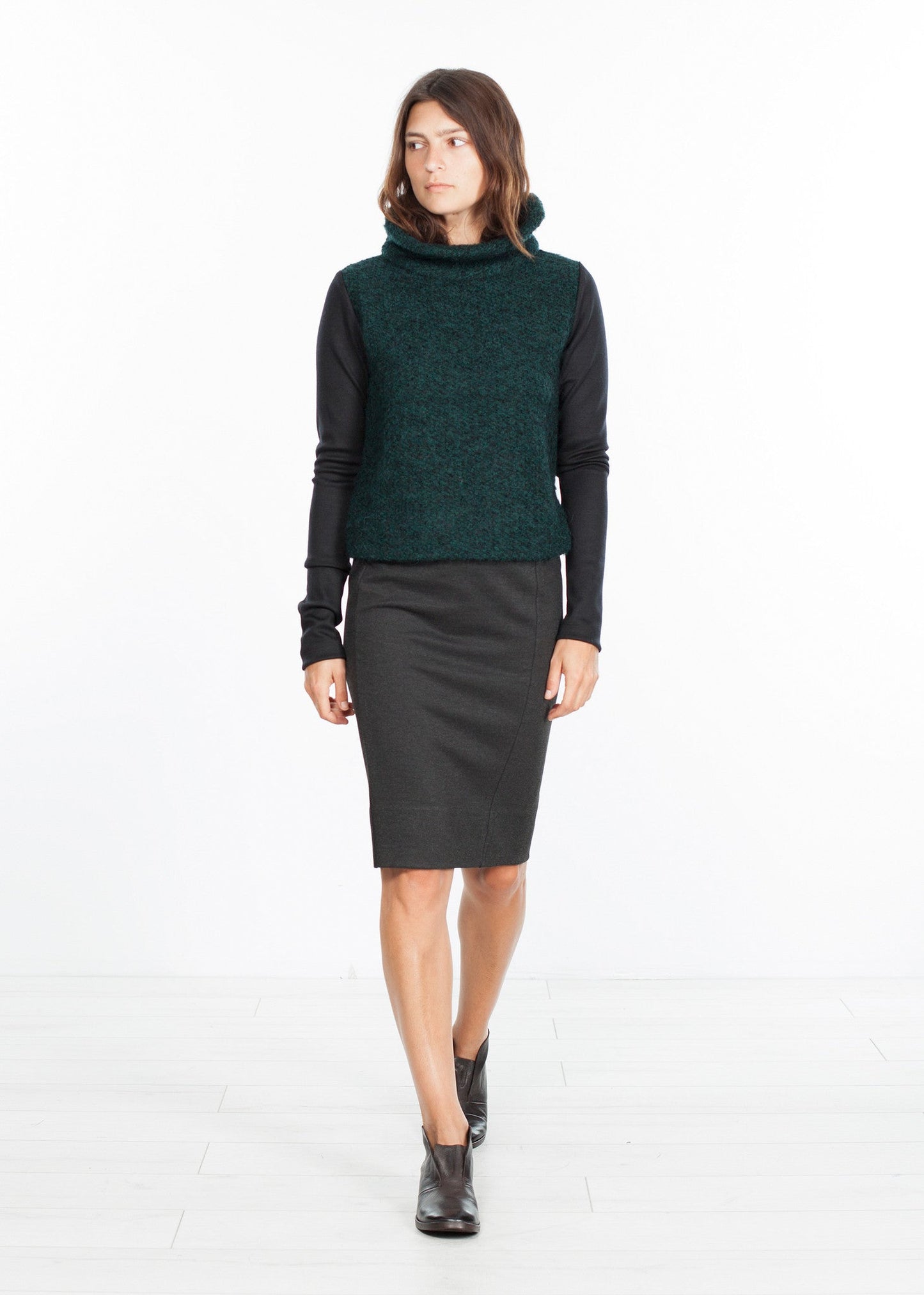 Bouclé Turtle Neck in Green/Black
