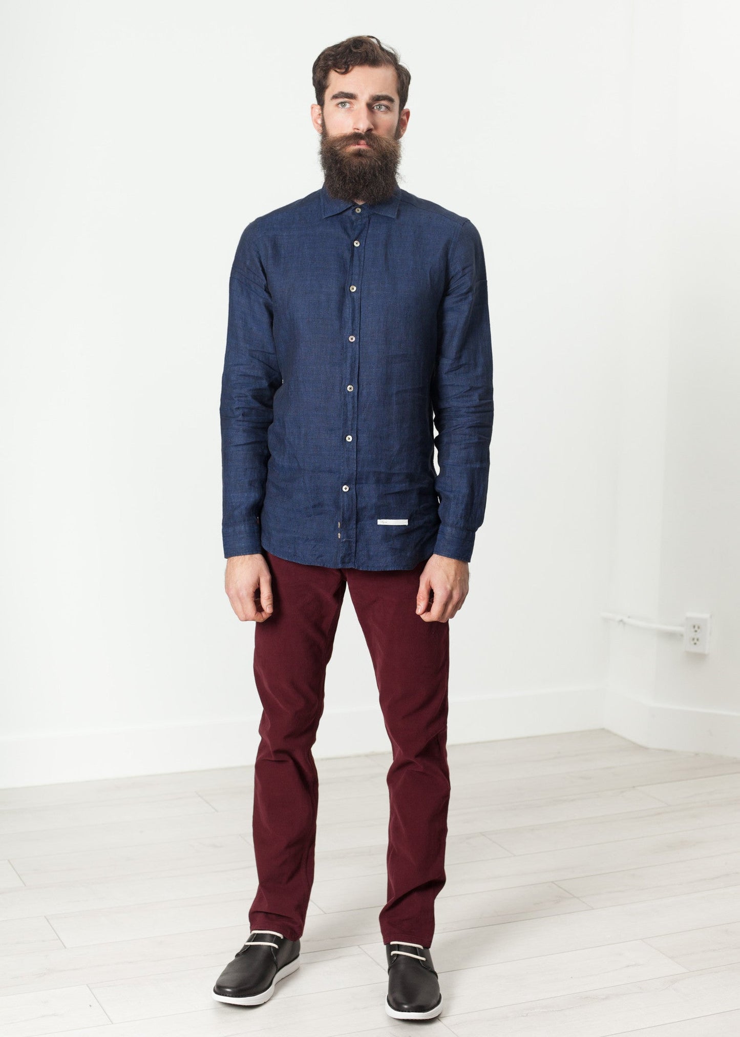 Button-Up Shirt in Navy