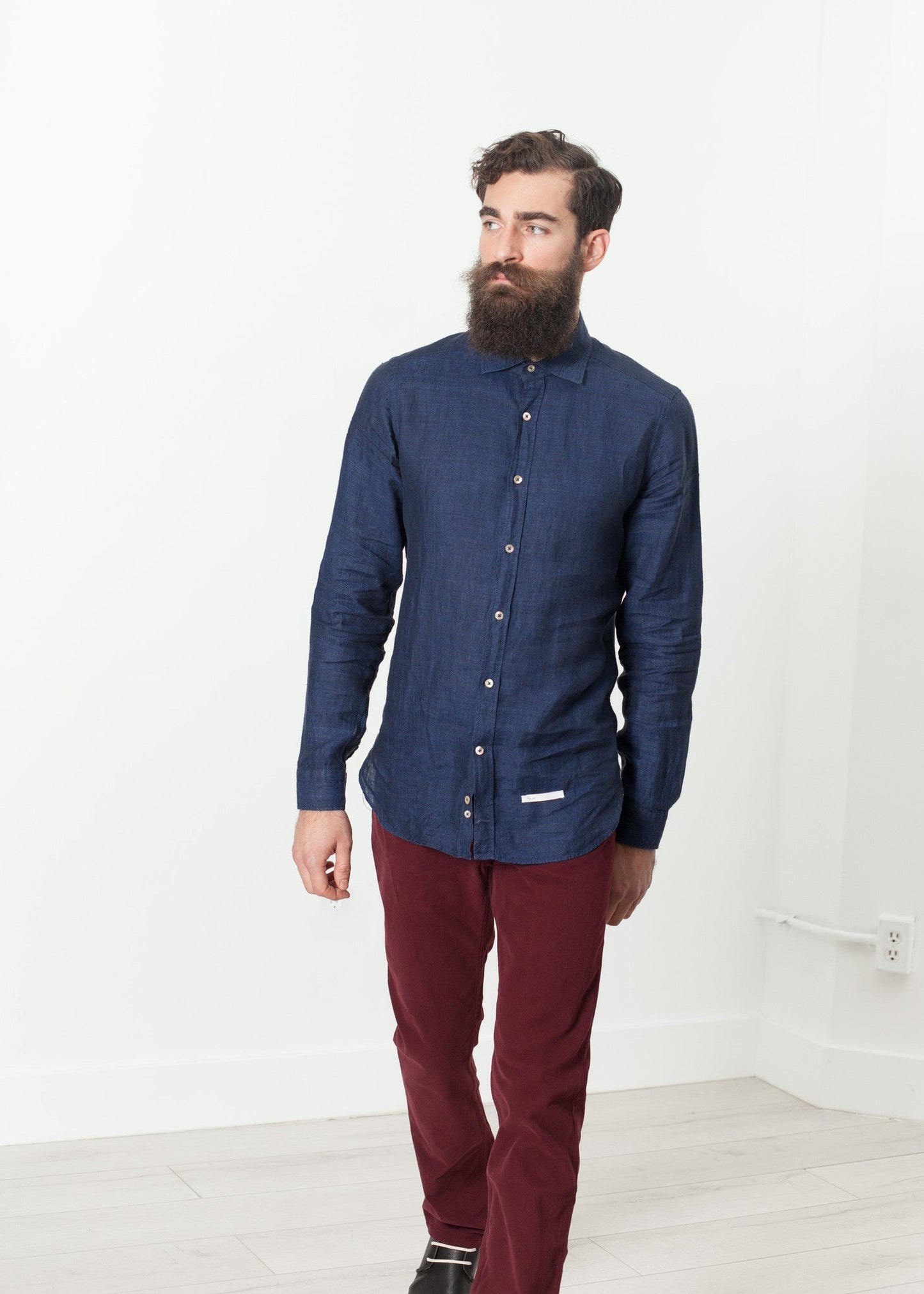 Button-Up Shirt in Navy