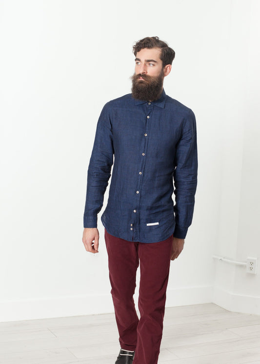 Button-Up Shirt in Navy