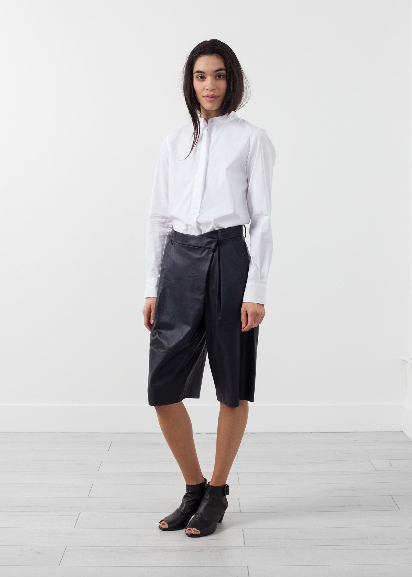 Featherweight Short
